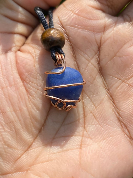 Lapis lazuli pendant necklace